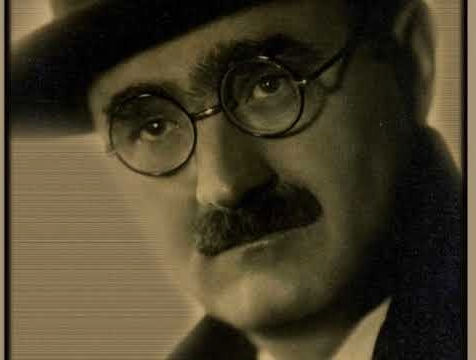 Katalog sa izložbe „Dragoljub Jovanović: profesor, političar, opozicionar”, Biblioteka grada Beograda, 2012.- Biografija D.J.